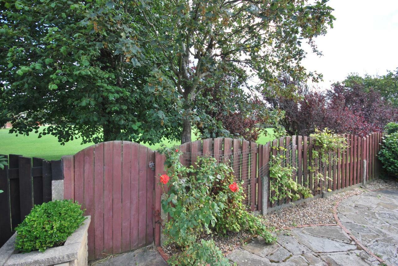 Belle'S Bungalow Villa Cleveleys Esterno foto